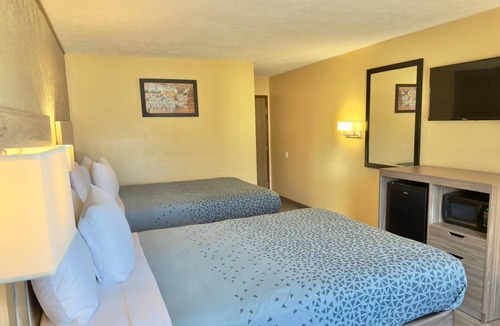 Lansing Hotel | Econo Lodge Lansing - Leavenworth