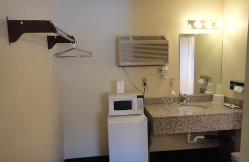 East Las Vegas Hotel | Econo Lodge Las Vegas NM