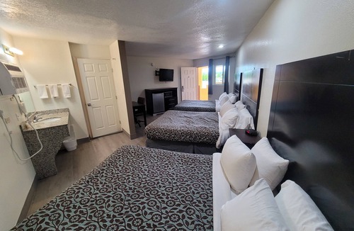 East Las Vegas Hotel | Econo Lodge Las Vegas NM