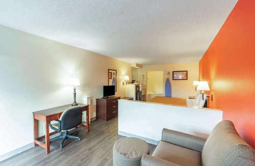 Laurel Hotel | Econo Lodge Laurel
