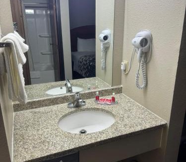 West Lincoln Hotel | Econo Lodge Lincoln