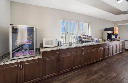 Boys Ranch Hotel | Econo Lodge Live Oak