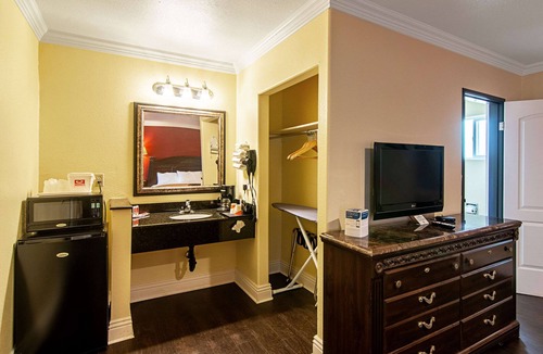 Circle Area Hotel | Econo Lodge Long Beach I-405