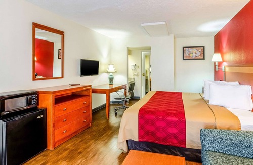 Martinsville Hotel | Econo Lodge Martinsville