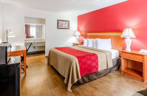 Martinsville Hotel | Econo Lodge Martinsville