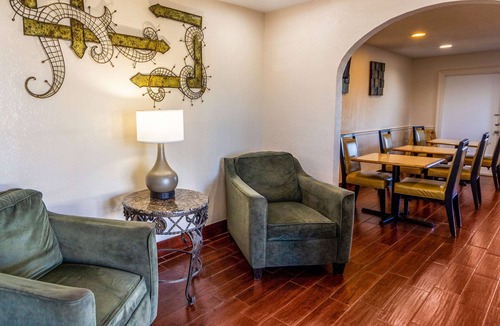 Meridian Hotel | Econo Lodge Meridian South