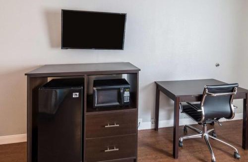 Mineral Wells Cabin | Econo Lodge Mineral Wells