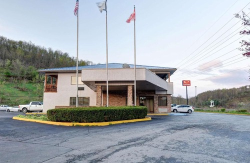 Morgantown Cabin | Econo Lodge Morgantown