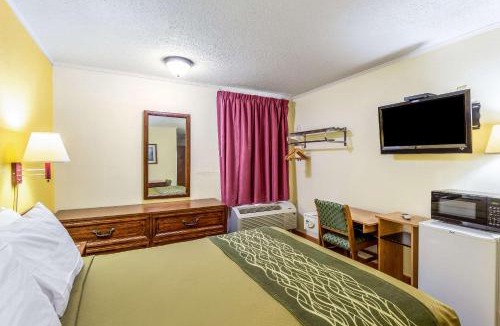 Morgantown Cabin | Econo Lodge Morgantown