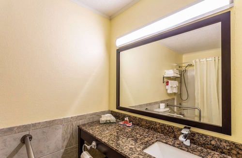 Morgantown Hotel | Econo Lodge Morgantown