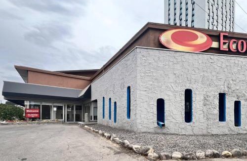 Banff Trail Cabin | Econo Lodge Motel Village