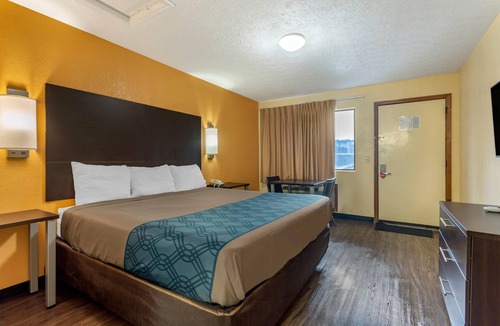 Talbot's Corner Hotel | Econo Lodge Nashville North