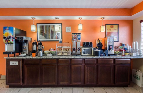 Bristol Hotel | Econo Lodge Near Motor Speedway