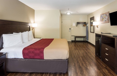 Vails Gate Hotel | Econo Lodge Near Stewart Inter