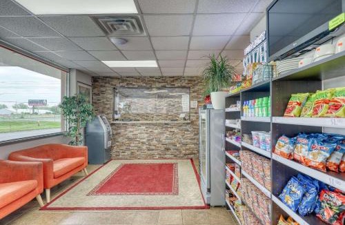 Neenah Hotel | Econo Lodge Neenah