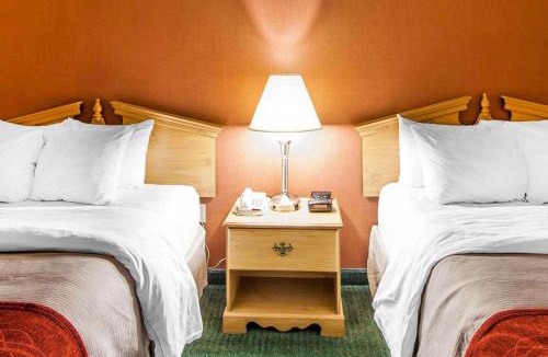 Newport Cabin | Econo Lodge Newport Smoky Mountains Gateway