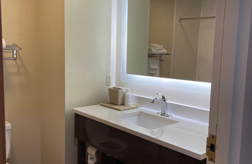 Newport Hotel | Econo Lodge Newport Smoky Mountains Gateway