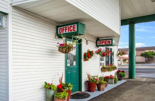 Newport Cabin | Econo Lodge Newport