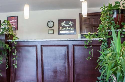 Newton Cabin | Econo Lodge Newton