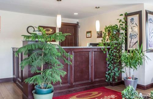 Newton Cabin | Econo Lodge Newton