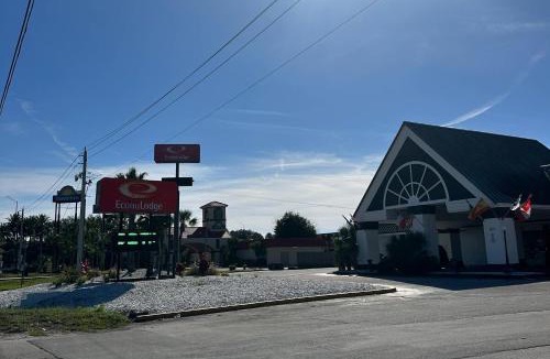 National Gardens Cabin | Econo Lodge Ormond Beach North - Daytona