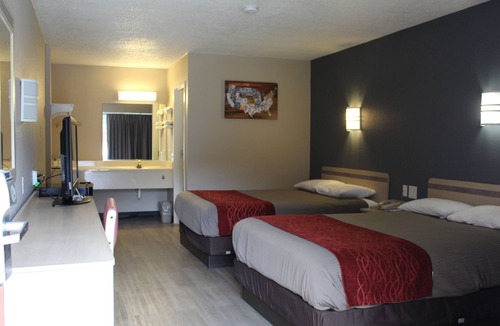 Paducah Hotel | Econo Lodge Paducah West I-24