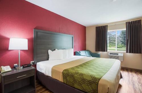 Painted Post Cabin | Econo Lodge Painted Post - Corning