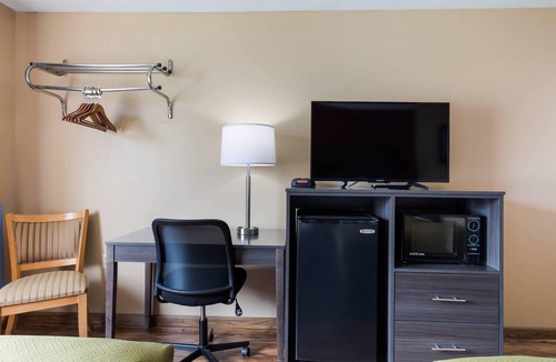 Painted Post Hotel | Econo Lodge Painted Post - Corning