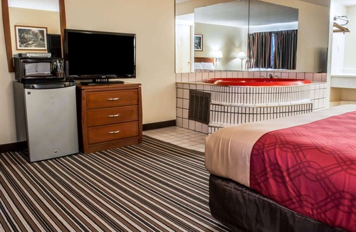 Paw Paw Hotel | Econo Lodge Paw Paw