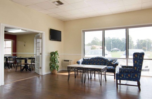 Pine Bluff Hotel | Econo Lodge Pine Bluff