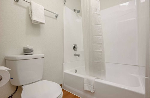Quakertown Hotel | Econo Lodge Quakertown