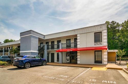Lowes Grove Cabin | Econo Lodge Research Triangle Park