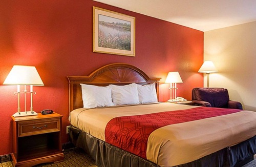 Mosby Hotel | Econo Lodge Richmond North
