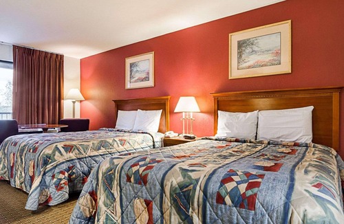 Mosby Hotel | Econo Lodge Richmond North