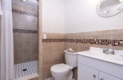 Rochester Hotel | Econo Lodge Rochester I-90 & I-390