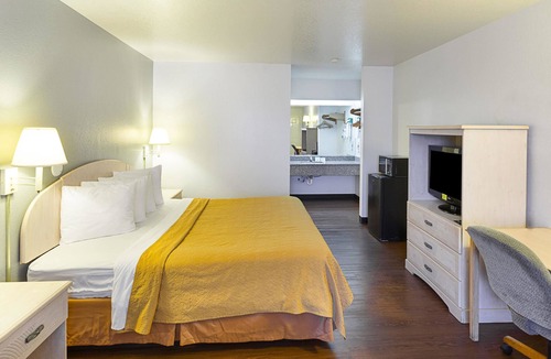 Harlandale Hotel | Econo Lodge San Antonio South