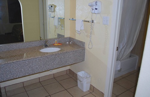 San Marcos Hotel | Econo Lodge San Marcos University Area