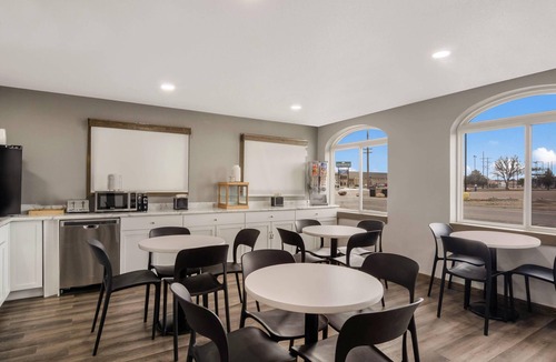 Scottsbluff Hotel | Econo Lodge Scottsbluff