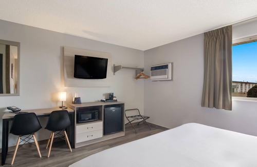 Scottsbluff Hotel | Econo Lodge Scottsbluff