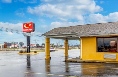 Seymour Cabin | Econo Lodge Seymour