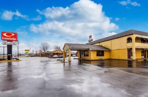 Seymour Cabin | Econo Lodge Seymour
