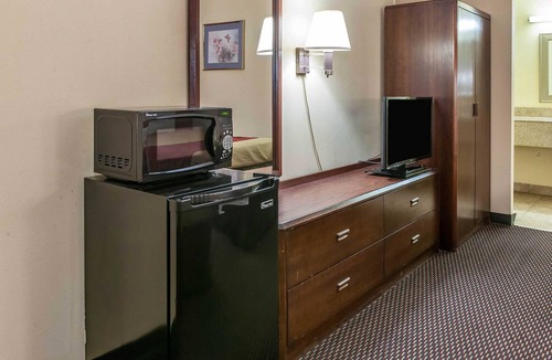 Seymour Hotel | Econo Lodge Seymour