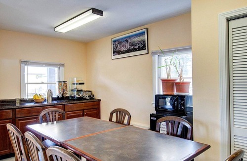Sharon Hotel | Econo Lodge Sharon - Foxborough