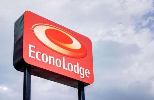 Sharon Cabin | Econo Lodge Sharon - Foxborough