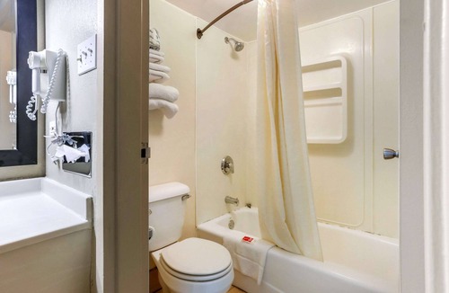 Joliet Hotel | Econo Lodge Shorewood