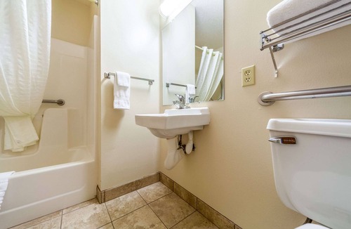 Sioux Center Hotel | Econo Lodge Sioux Center