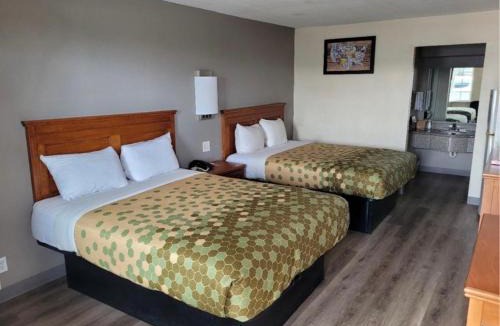 Temple Cabin | Econo Lodge Temple