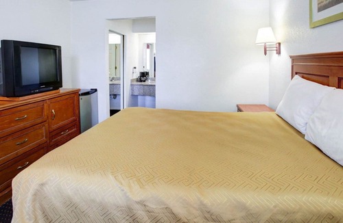 Temple Hotel | Econo Lodge Temple