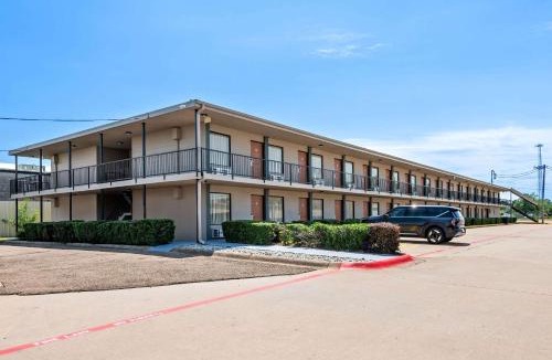 Texarkana Cabin | Econo Lodge Texarkana I-30