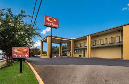 Thomaston Cabin | Econo Lodge Thomaston